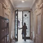 Coeur De Paris Notre Dame Studio Tout Equipe Type Cabine Dernier Etage Ascenseur Climatisation